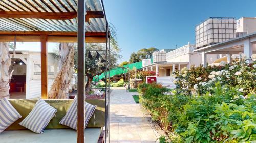 אחוזת ריצ'מונד של רשת לב הגולן - 3 סוויטות מהממות בחד נס ליד הכנרת עם בריכה משותפת מחוממת ומקורה in Hadnesa