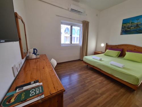 Sensi Hotel, Wied il-Għajn