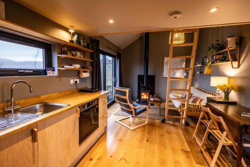 Jura - The Black Hut in Taynish