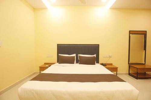 Hotel Mint Park in Shadnagar