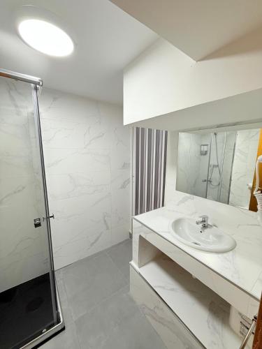 Hostal Quinta Santillan - image 5