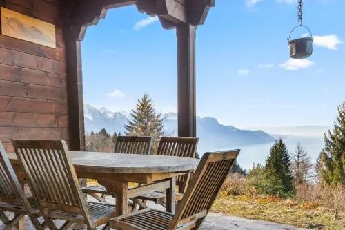 Chalet familial avec vue sur les Alpes et le lac sur les hauts de Montreux à Caux in Caux, Schweiz