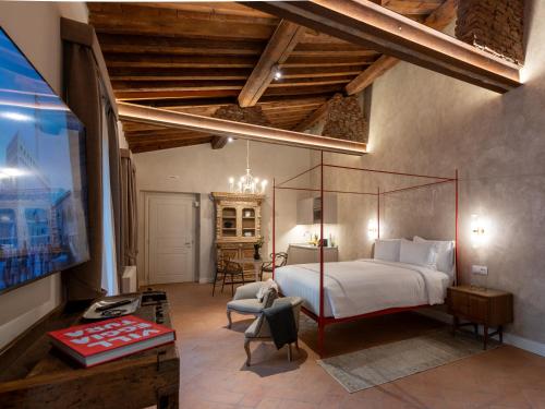 Suite image 8