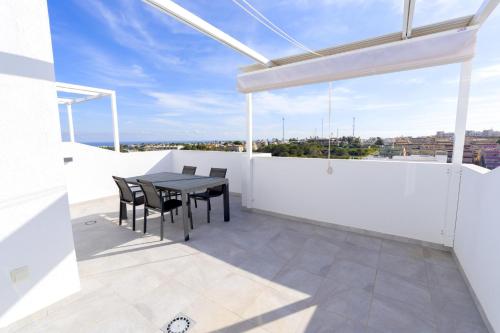 Apartment with Pool View  image 4