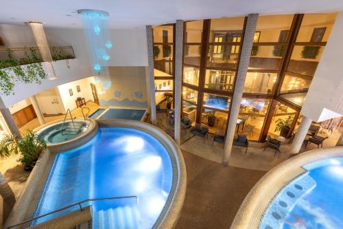 Colosseum Hotel - image 4