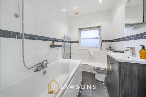 Downtown Living by Lawsons with free parking, Windsor (photo 8)