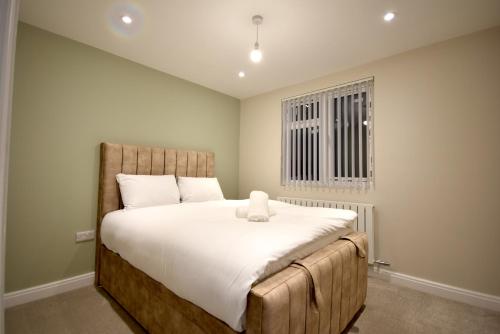 4-Bedroom Home Parking Garden & Porch gîte à louer Mode Wheel Locks