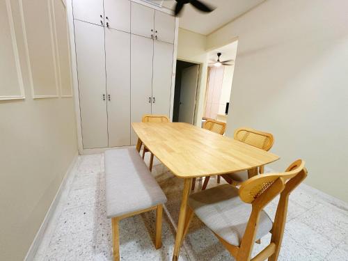 Cheap! New 1-7 Pax @ PJ Town area Easy Parking - image 13