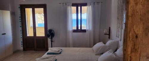Mochlos Beach Villa Seafront house