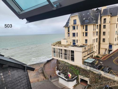 Hotel des Bains Room Type - Comfort twin room with side sea view