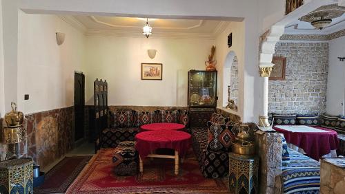 Tizi Maison d'Hotes in Teluetas