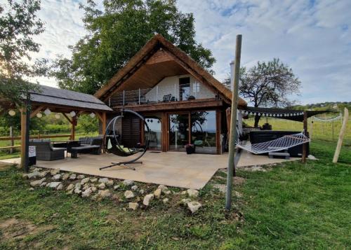 Luxury Reed House in Vazoli
