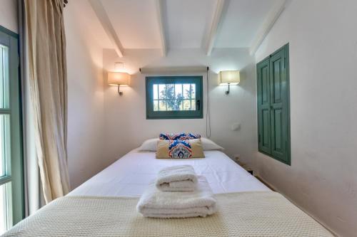 Four-Bedroom Villa image 10