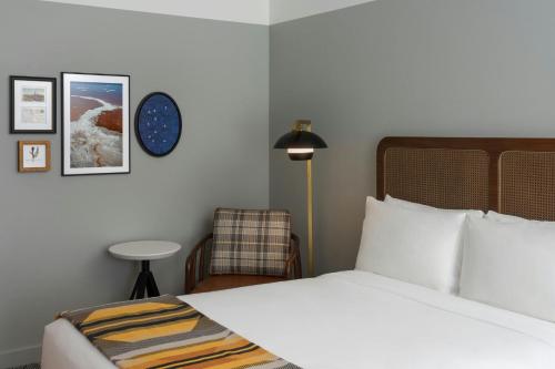 Tower Premium Queen Room with Two Queen Beds image 2