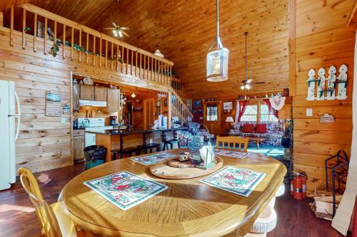 Heavenly Hideaway in Sevierville, USA
