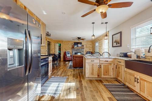 Beary Happy Home in Sevierville, USA