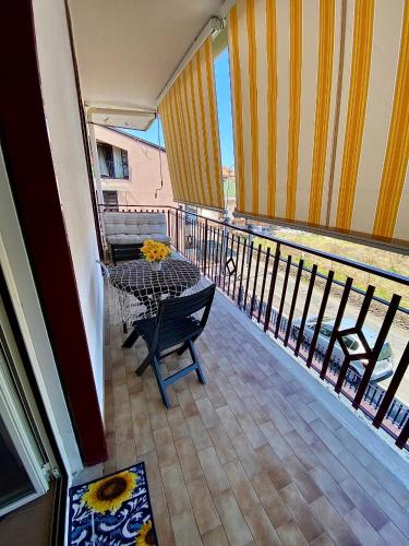 Appartamento Baciata dal Sole in 阿奇雷亞萊