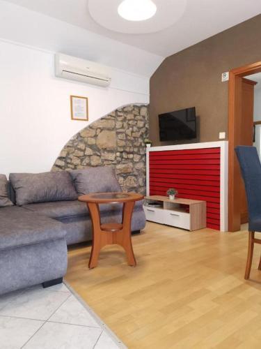 Apartment image 8
