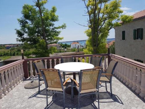 Apartment in Privlaka with balcony air conditioning WiFi dishwasher 878-1 - image 4