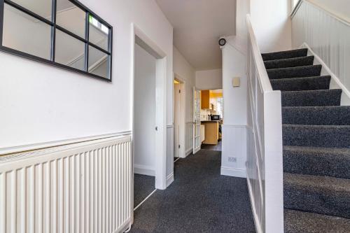 A szálláshely kívülről,  négyzetméteres, 4 hálószobás Ház 2 fürdőszobával Beeston Central területén (University View - Free Parking - Sleeps 8) near Wollaton Hall and Park