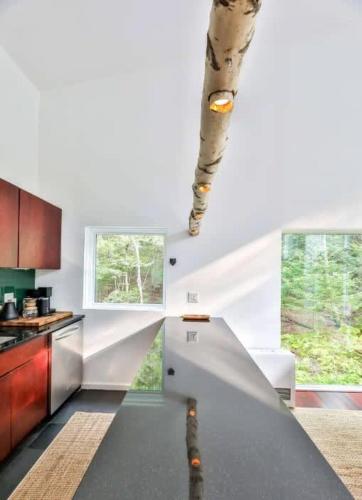 Unique and Private 25ft Waterfall House in Hunter - image 12