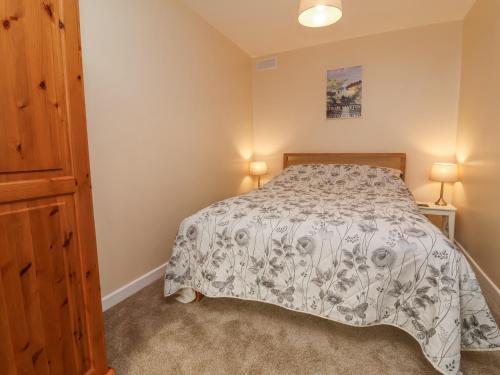 Enginefield Ilfracombe - image 5