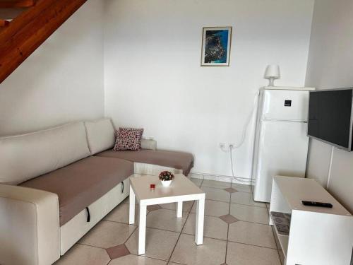Apartment in Murter with sea view, terrace, air conditioning, W-LAN 5026-1, Murter (zdjęcie 2)