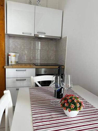 Apartment in Murter with sea view, terrace, air conditioning, W-LAN 5026-1, Murter (zdjęcie 5)