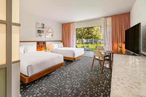Standard Double Room image 2