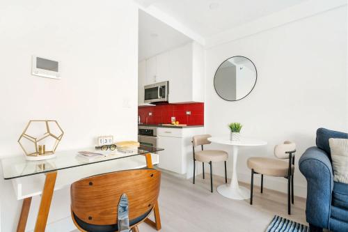 809-2A Gorgeous 1BR New W D Modern Best Location, New York (fotografie 10)