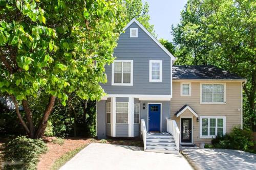 Scandinavian Retreat mins Close to battery W King bed in Smyrna (GA)