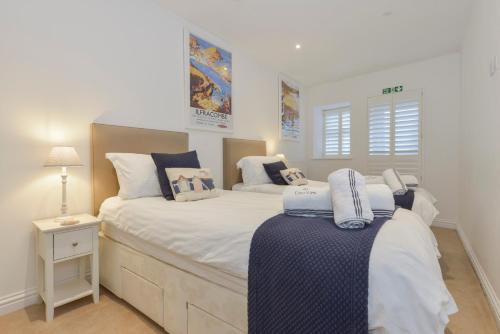 10 Cove View - main image
