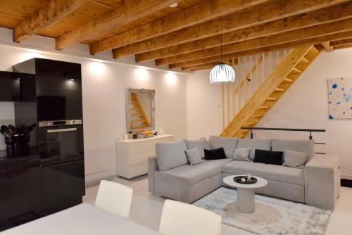 Maison de village wifi - parking et jardin privé gîte à louer Aiton