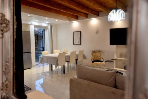 Maison de village wifi - parking et jardin prive in Montailleur