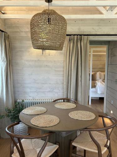 Seadmed, Luxury Boutique retreat, hot tub, dog friendly in Hammer