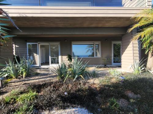The Beach House — other in 12 Chelverton Terrace, Red Beach New Zealand, 0932