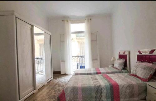 Apparemment t7 oran fran de mer in Hai El Moudjahiddine