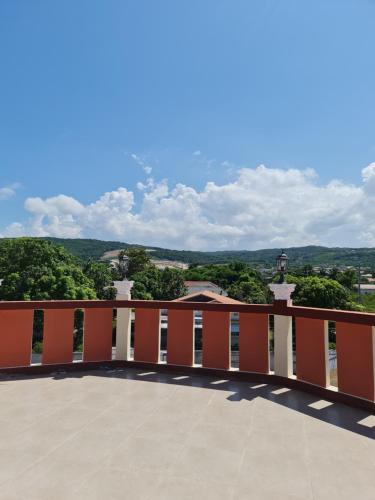 Vistas, Paradise place grande hotel rooms in Discovery Bay