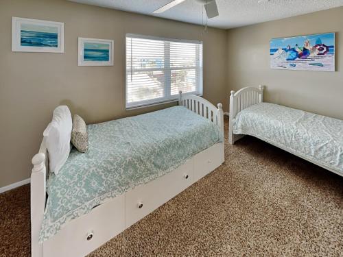 Surfside Six E 2 Bedrooms Ocean Front Sleeps 6 Wireless Internet - image 6