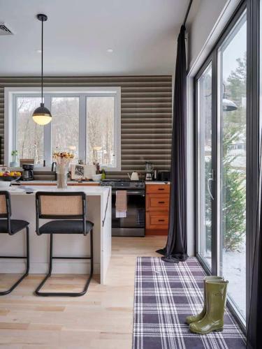 Chic Renovated Chalet with Private Pond in Roscoe (NY)