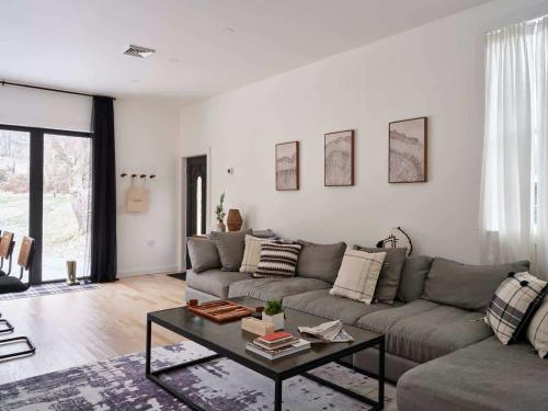 Chic Renovated Chalet with Private Pond - image 3