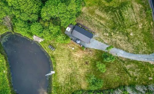 Chic Renovated Chalet with Private Pond in Roscoe (NY)