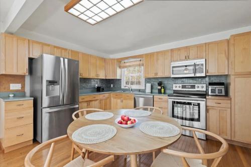 Cozy Home with Game Room and Fire Pit in Gardiner (NY)