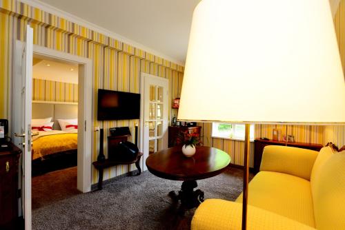 644013107 Hotel BEI SCHUMANN
