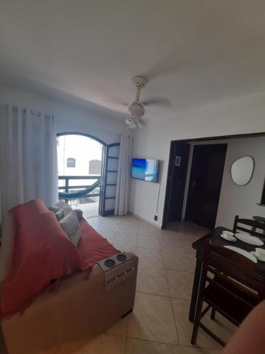 ห้องส่วนกลางสำหรับนั่งเล่น/ดูทีวี, TOP 1 QUARTO com ESTACIONAMENTO em Condominio com VISTA INCRIVEL - PORTARIA 24h, PISCINA, Sauna e Pa in ปอร์โตดัลเดยา