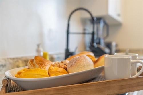 Ocean Whisper - Sleeps 11 - Palm Wave Stays in Coconut Creek (FL)