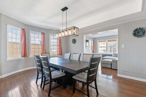 Escape to Raleigh Ave 3 Steps from the Beach in Atlantic City, USA