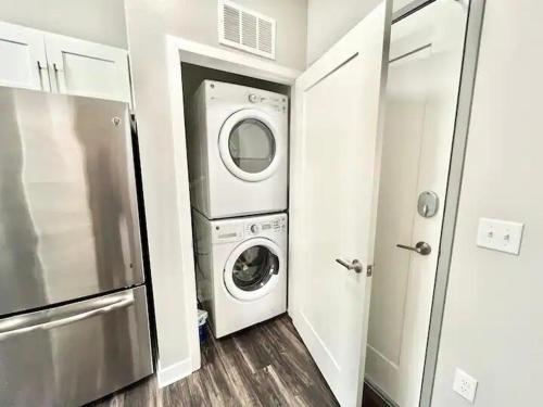 Urban Oasis Downtown Condo with Skywalk Access 5 thumb 3