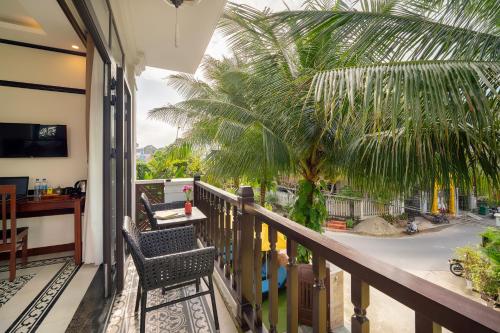 Deluxe Double or Twin Room with Pool View image 1