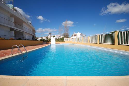  Terra Estreita By Algartur in Santa Luzia